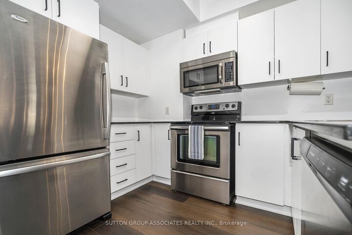 Property Photo: 539 Jarvis Street Ph7 ON M4Y 2H7