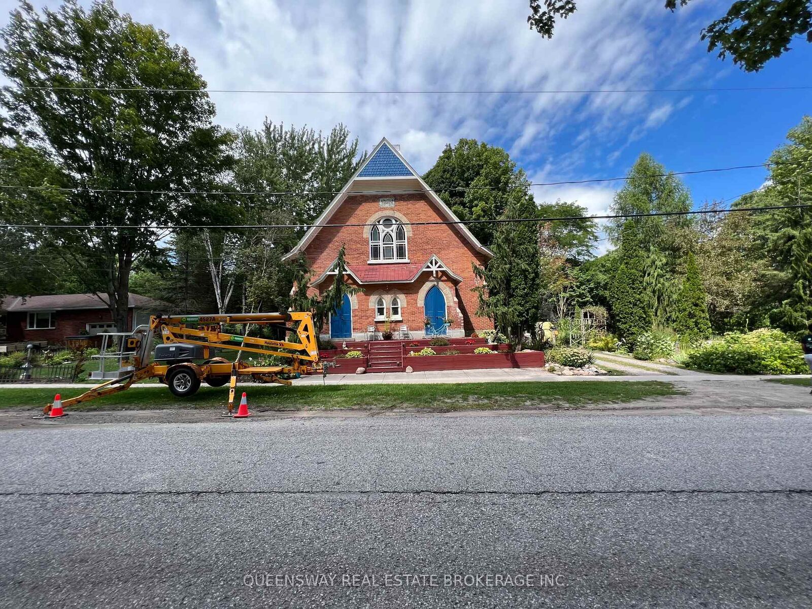 Property Photo: 10 Mill Street W ON L0L 1V0
