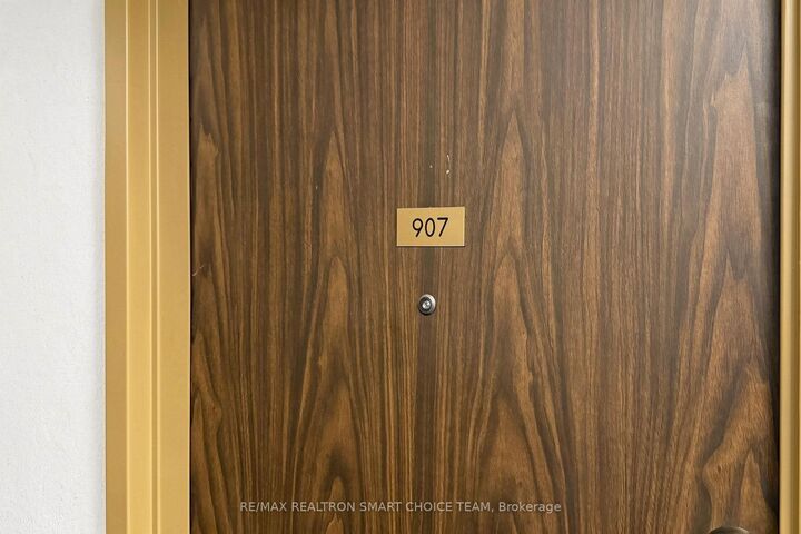 Property Photo:  1250 Bridletowne Circle 907  ON M1W 2V1 
