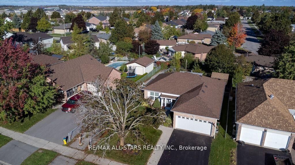 Property Photo: 176 Elgin Street ON K9V 6B3