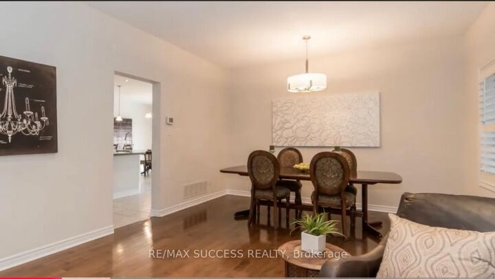 Property Photo: 5847 Summerside Drive ON L5M 6J5
