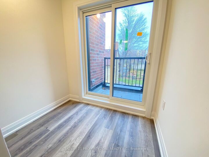 Property Photo:  183 Victoria Street 3  ON N2H 5C5 