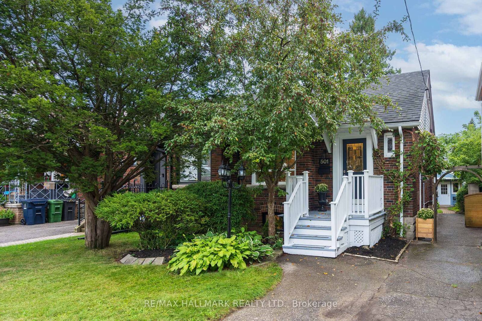 Property Photo:  501 Sammon Avenue  ON M4J 2B3 