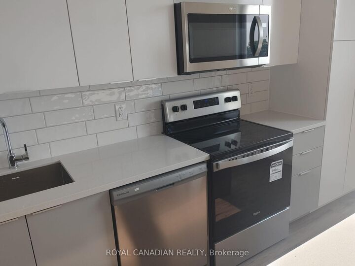 Property Photo: 7 Erie Avenue 506 ON N3S 0K5