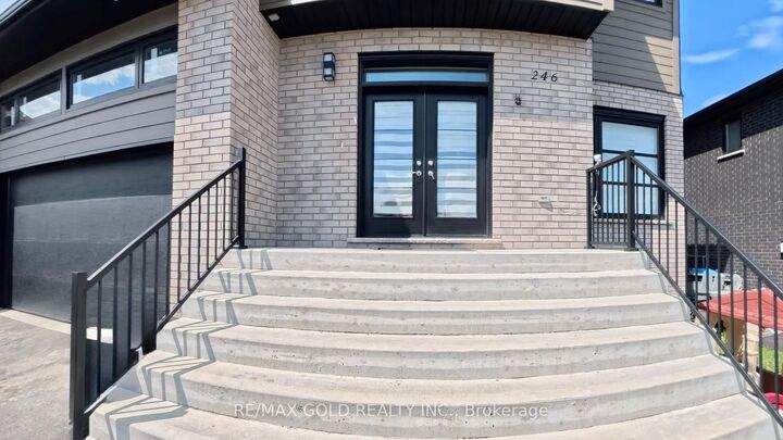 246 Jeanine Street N — photo 1