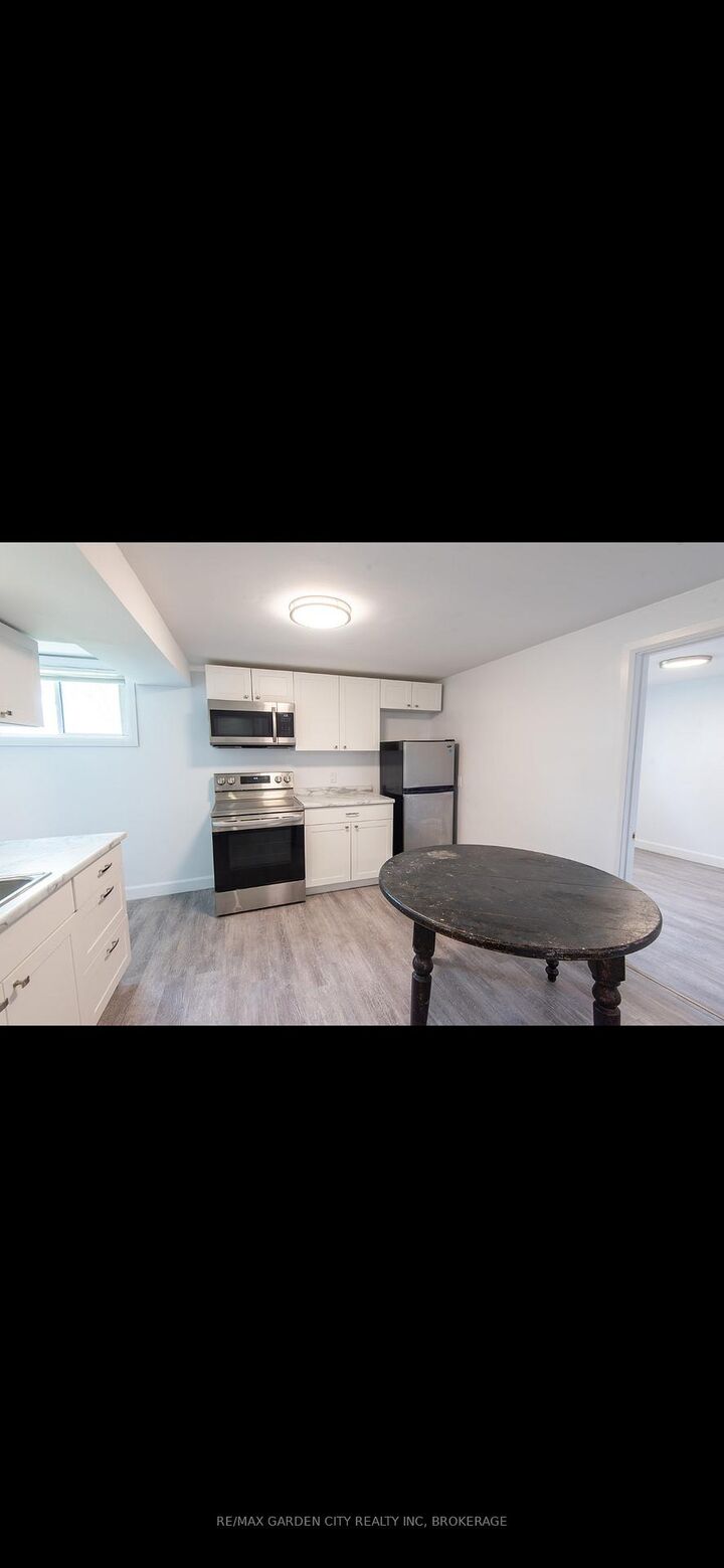 Photo de la propriété:  99 Beatrice Street A  ON L3B 2Z2 