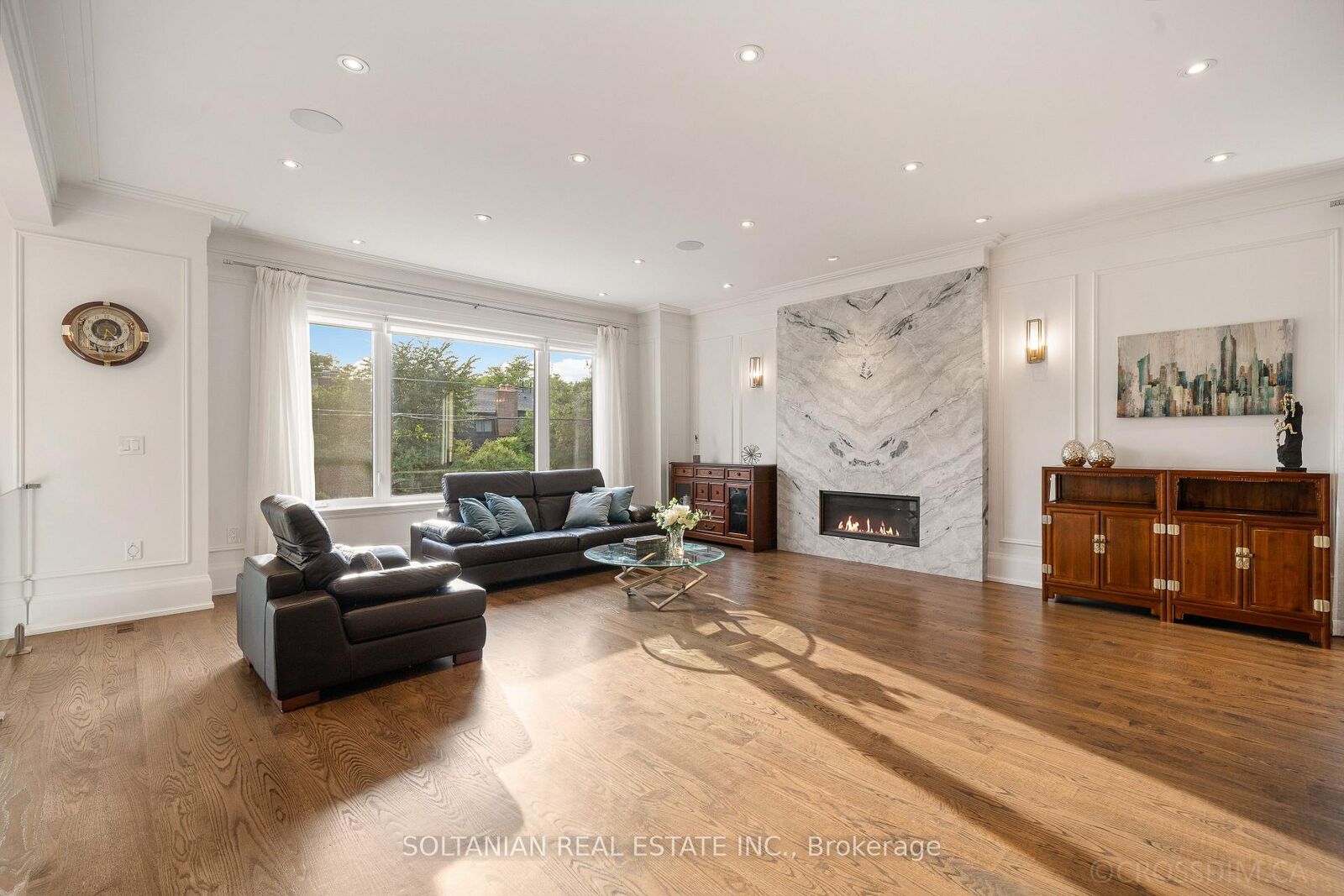 Property Photo: 15 Calvin Avenue ON M2N 5E4