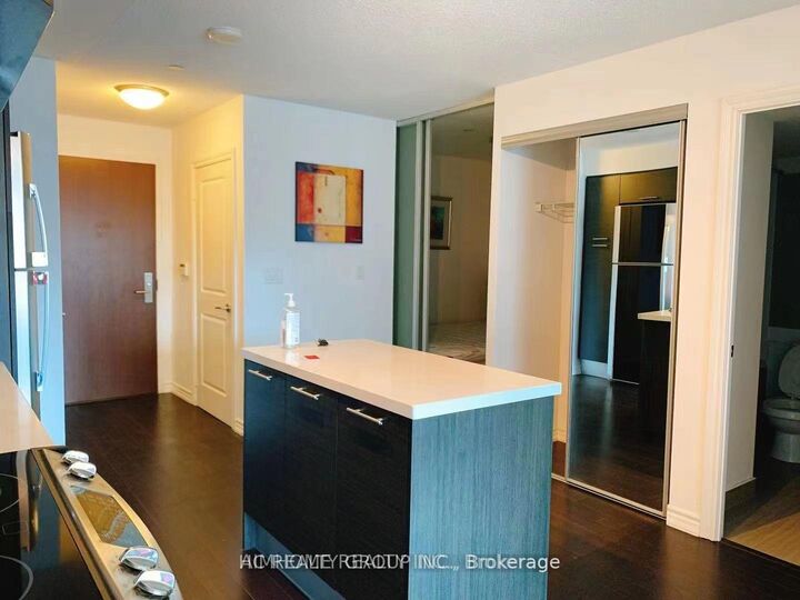 Property Photo:  386 Yonge Street 1221  ON M5B 0A5 