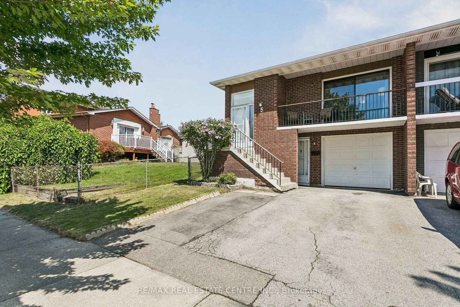 Property Photo: 5 Hockley Path ON L6V 3R3