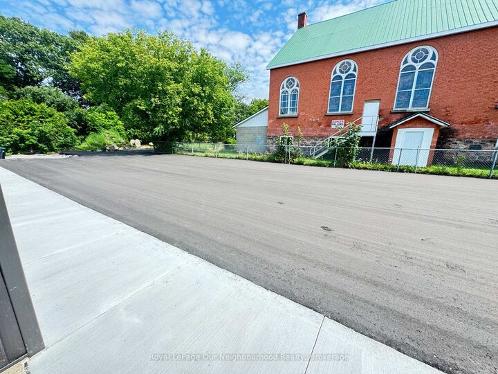 Property Photo:  199 Pine Street 2  ON L0K 2C0 