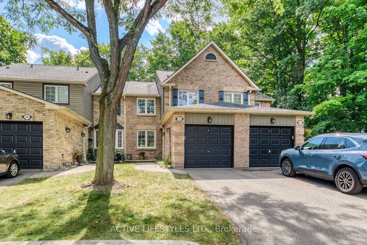 Property Photo: 2766 Folkway Drive 23 ON L5L 3M3