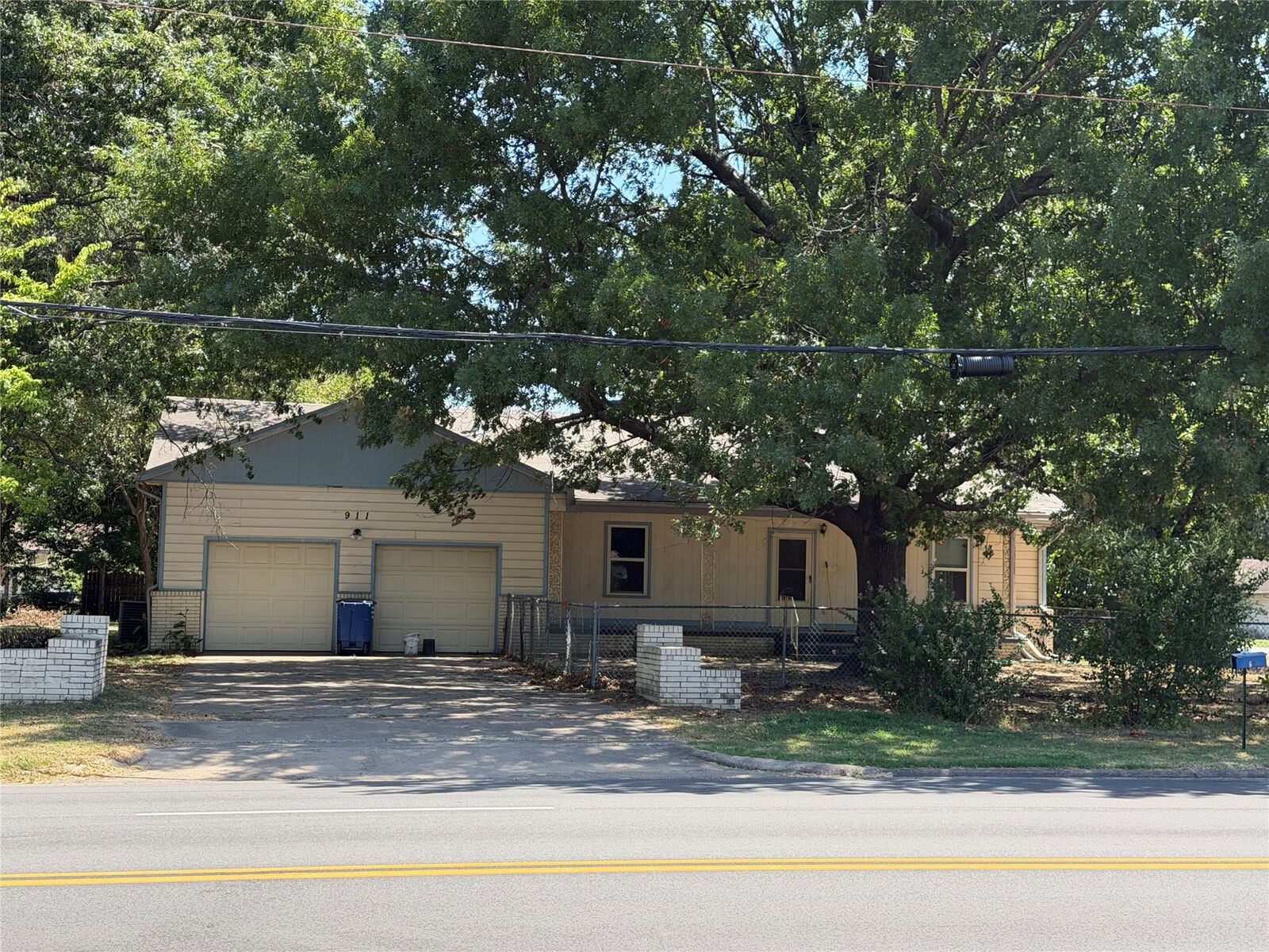 Property Photo:  911 S McQuarrie Avenue  OK 74467 
