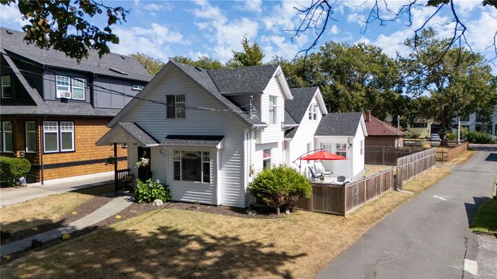 15 Pilot St — photo 1