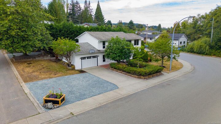 Property Photo:  1001 Timberwood Dr  BC V9R 6N9 