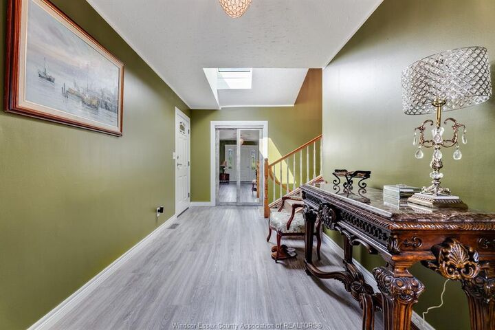 Property Photo:  37 Elizabeth Crescent  ON N8H 4Y4 