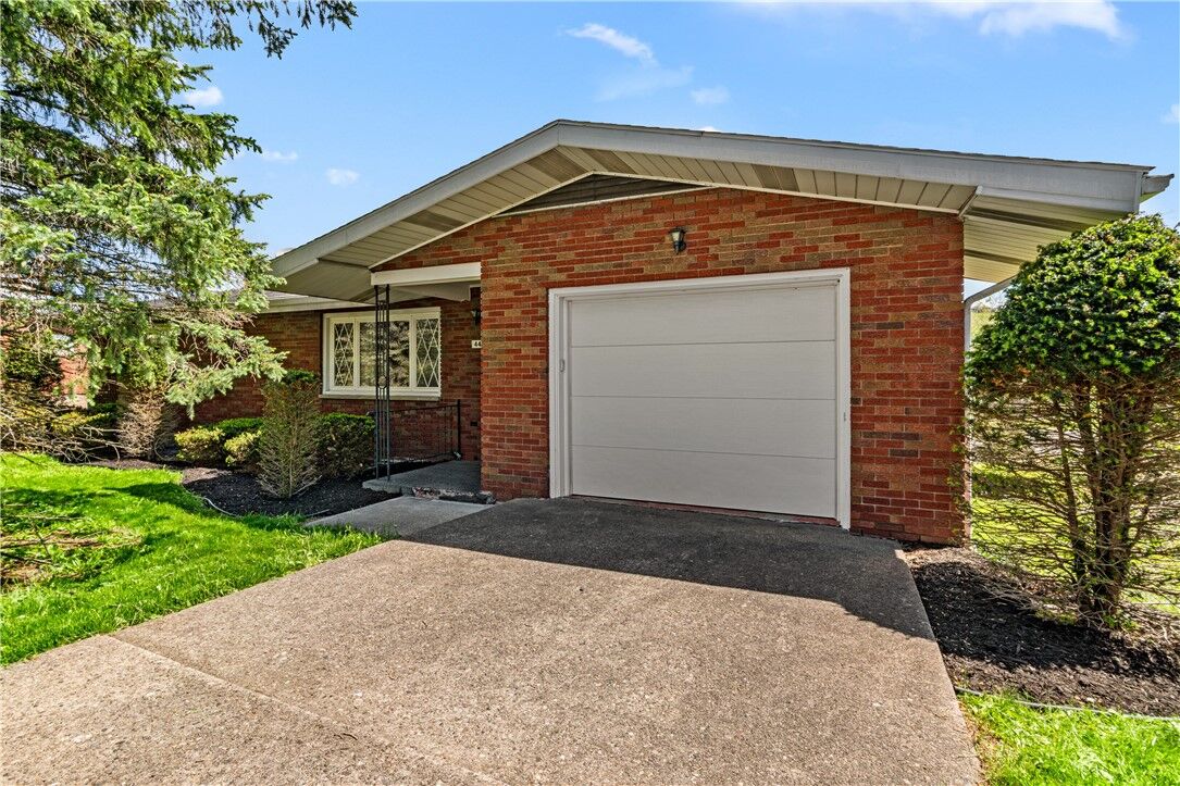 Property Photo: 449 Belrose Dr PA 15012