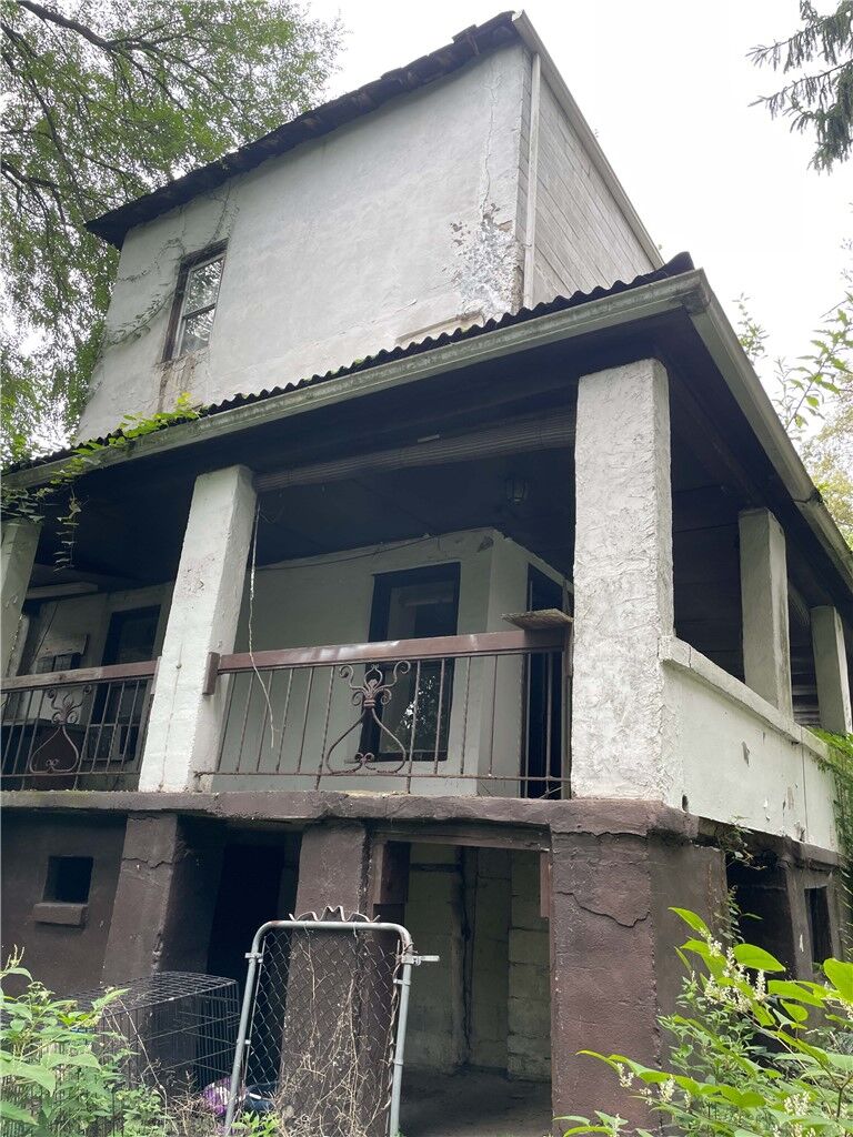 Property Photo:  132 Leneake  PA 15145 