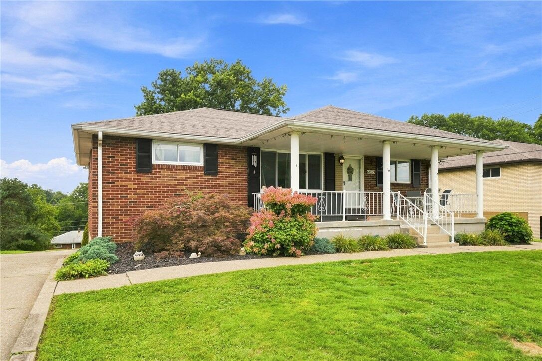 Property Photo:  2202 Juanita Dr  PA 15108 
