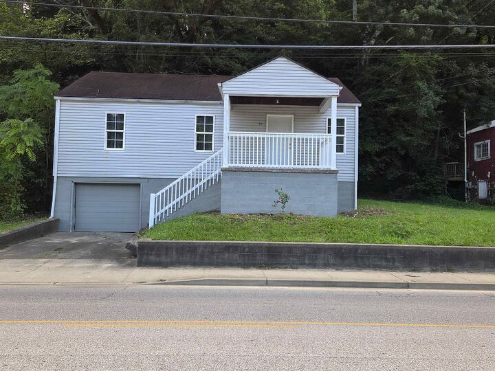 Property Photo:  850 29th Street  KY 41101 
