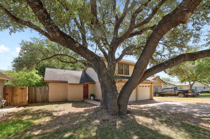 Property Photo: 706 Milton Cove TX 78641