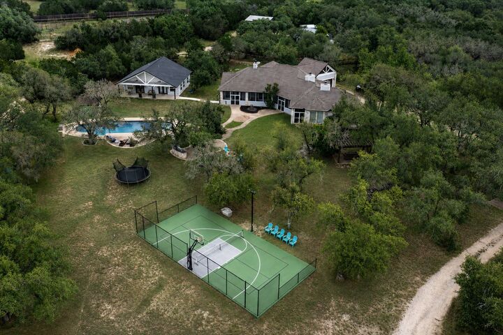 Property Photo:  101 Sundance Trail  TX 78620 