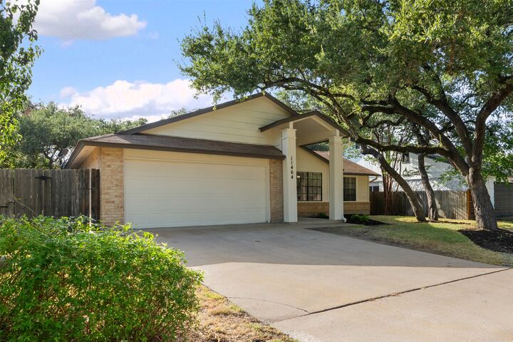 Property Photo:  11464 Bristle Oak Trail  TX 78750 