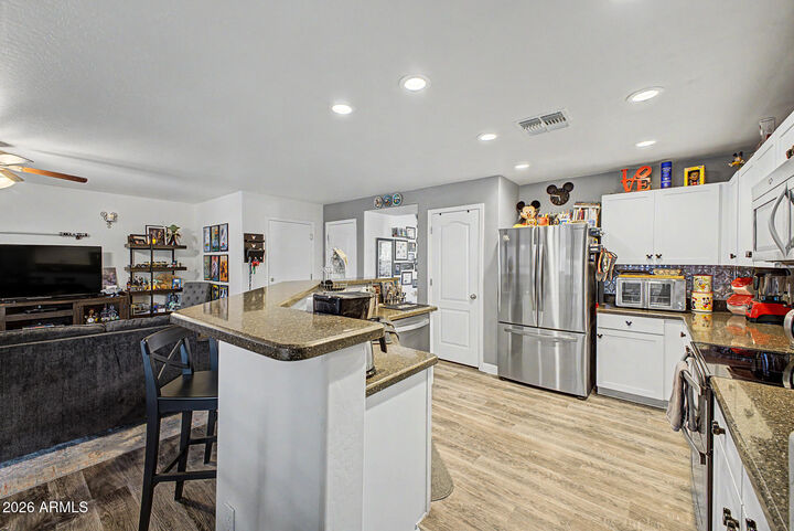 Property Photo:  21167 E Munoz Street  AZ 85142 