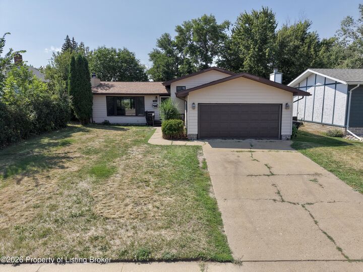 Property Photo: 911 2nd Avenue W ND 58601
