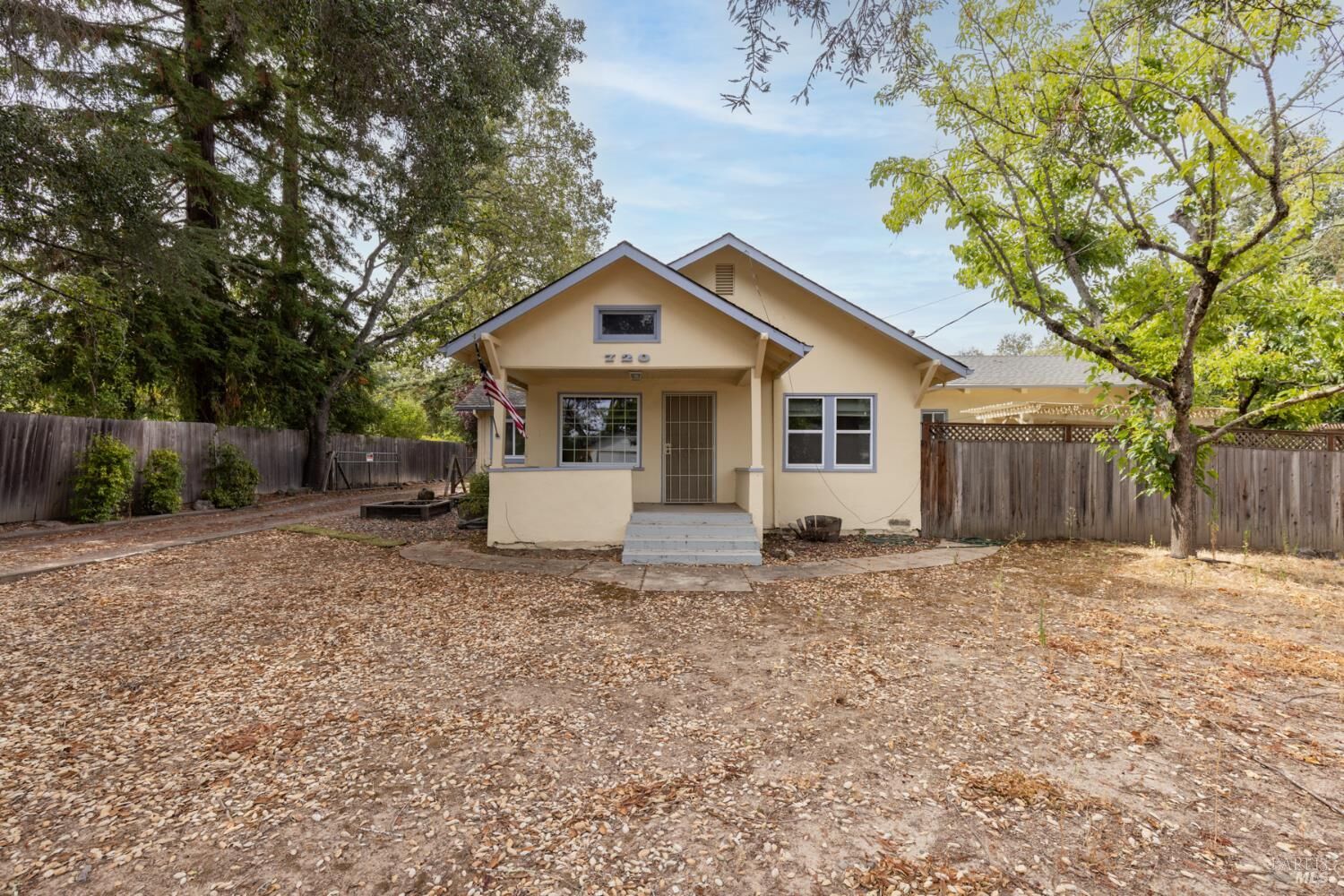 Property Photo:  720 Windsor River Road  CA 95492 