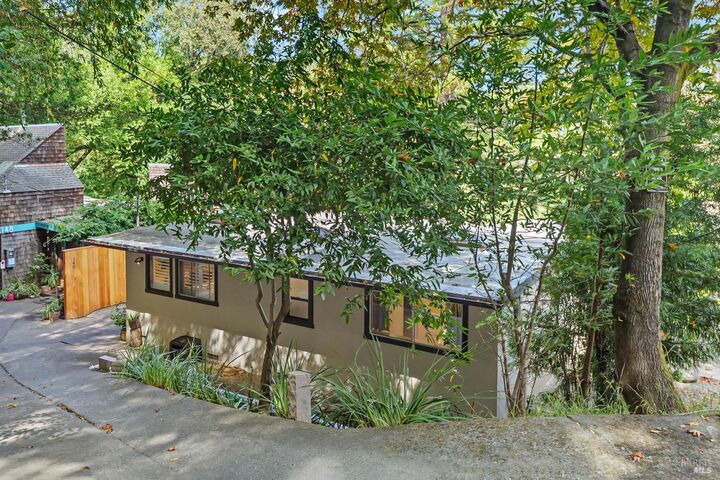 Property Photo:  140 Francis Avenue  CA 94930 