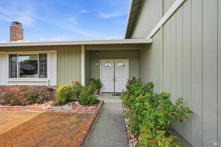 Property Photo:  1657 Albin Way  CA 94954 