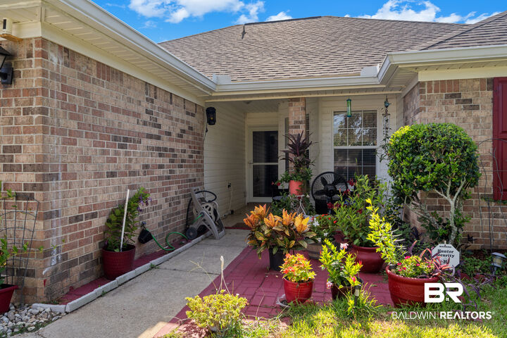 Property Photo: 9297 Brookshire Loop AL 36526