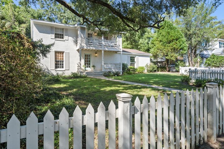 Property Photo: 405 Fairwood Blvd AL 36532