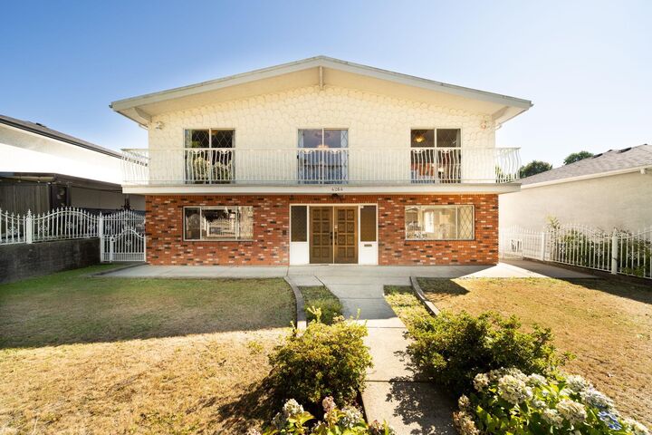 Property Photo: 4264 Parker Street BC V5C 3C3