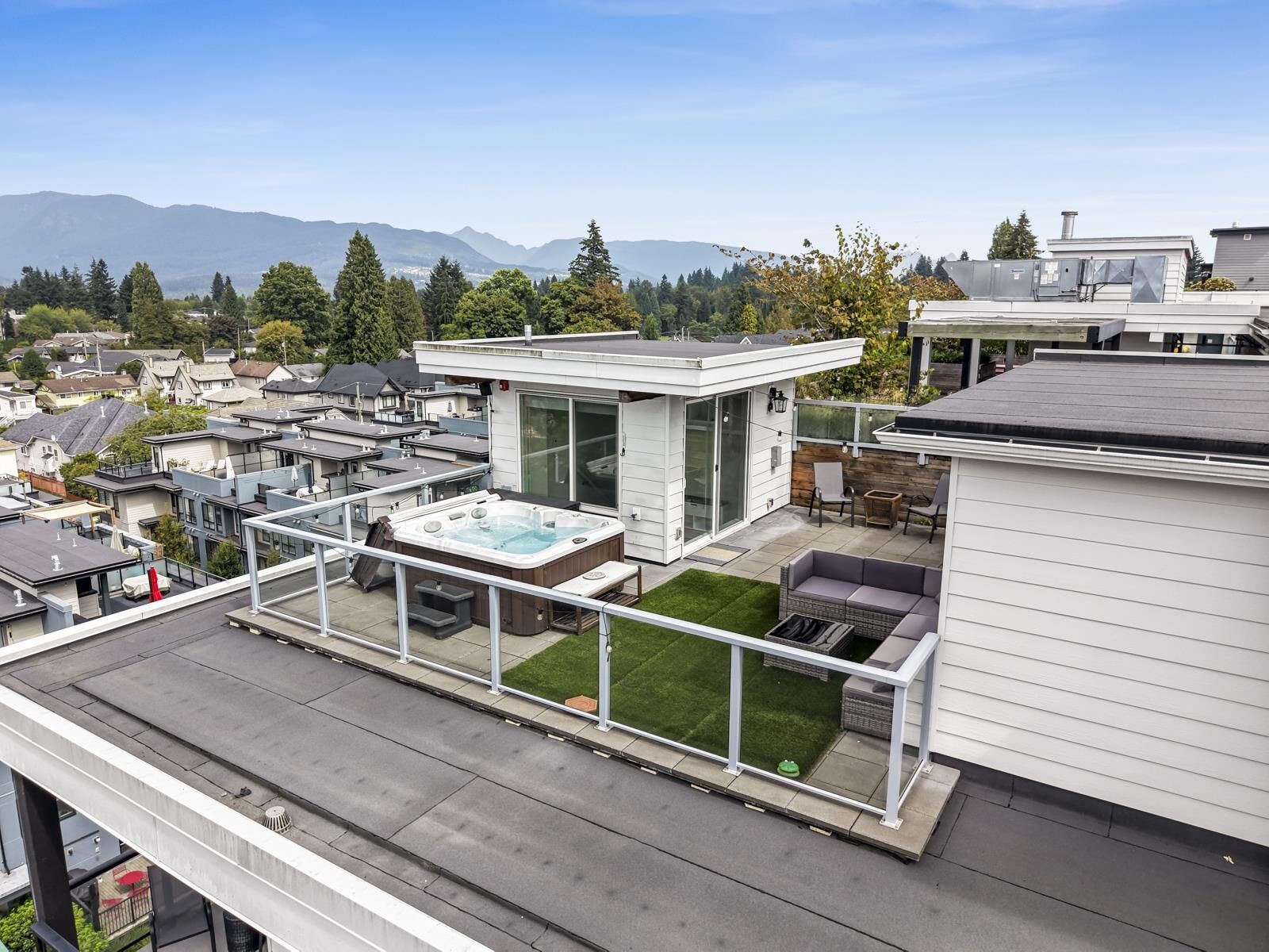 Property Photo:  707 Como Lake Avenue 611  BC V3J 0J5 