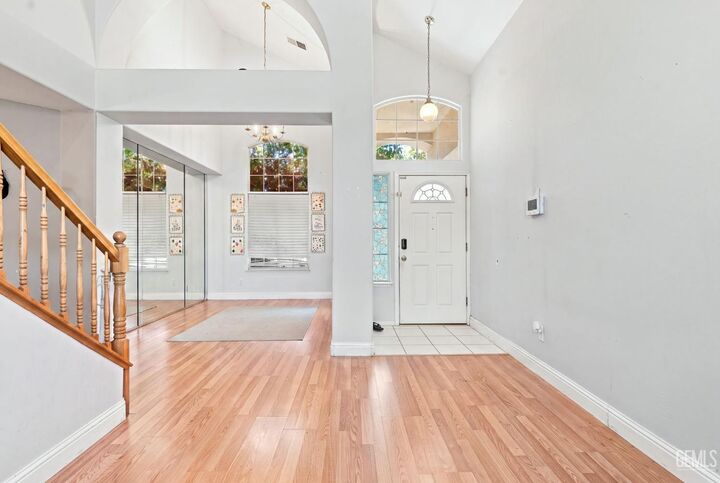 Property Photo:  9602 Hamburg Court  CA 93311 