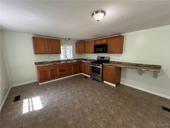 Property Photo: 1186 State Route 104B NY 13126