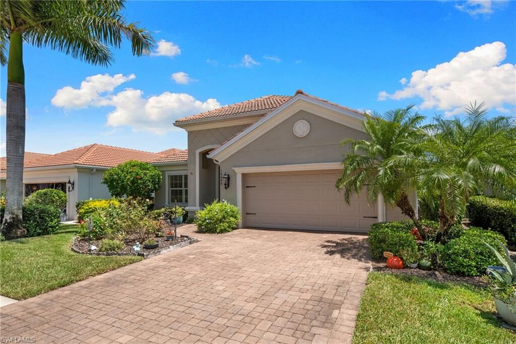 Property Photo: 14686 Sonoma Blvd FL 34114
