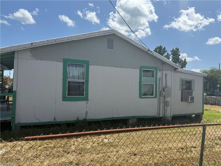 Property Photo:  1091 Gamble St  FL 33471 