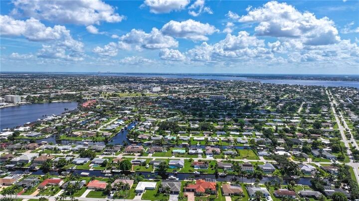 Property Photo:  5259 Skylark Ct  FL 33904 