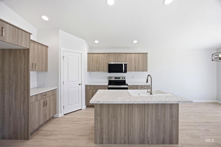 Property Photo:  673 W Novak Dr  ID 83617 
