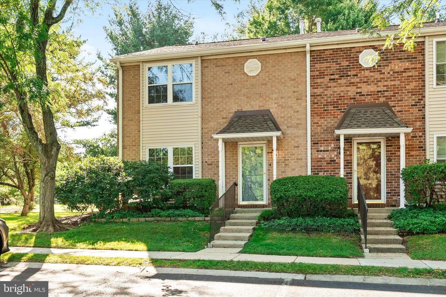 Property Photo:  11 Pagoda Court  NJ 08648 