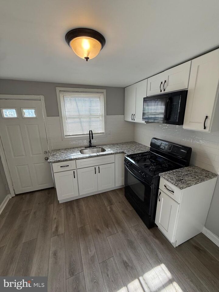 Property Photo: 2140 E Ann Street PA 19134