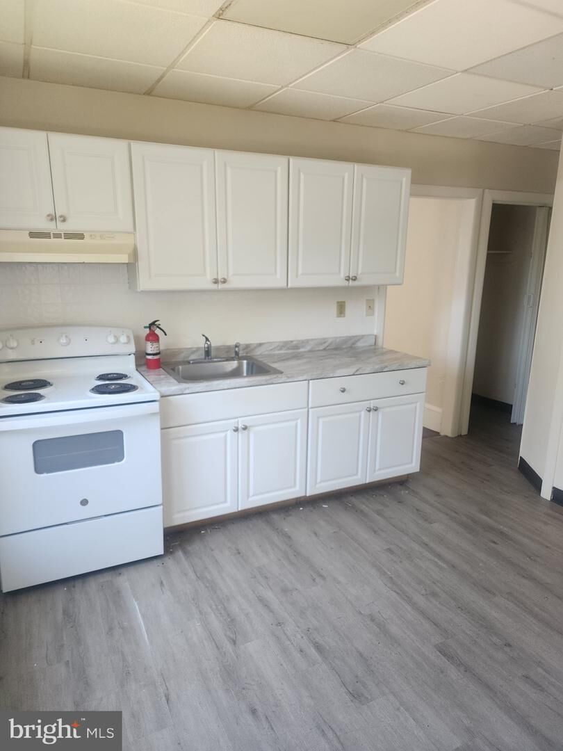 Property Photo:  203 W McNeal Apt. #1  NJ 08332 