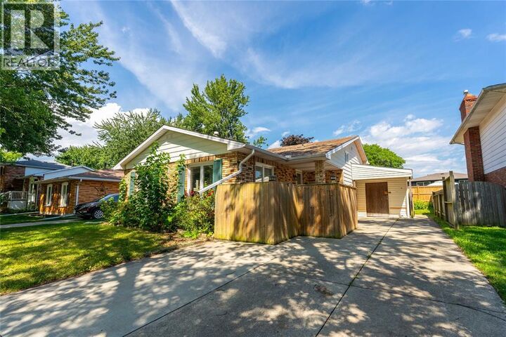 Property Photo:  103 Hanna Crescent  ON N7S 4H4 