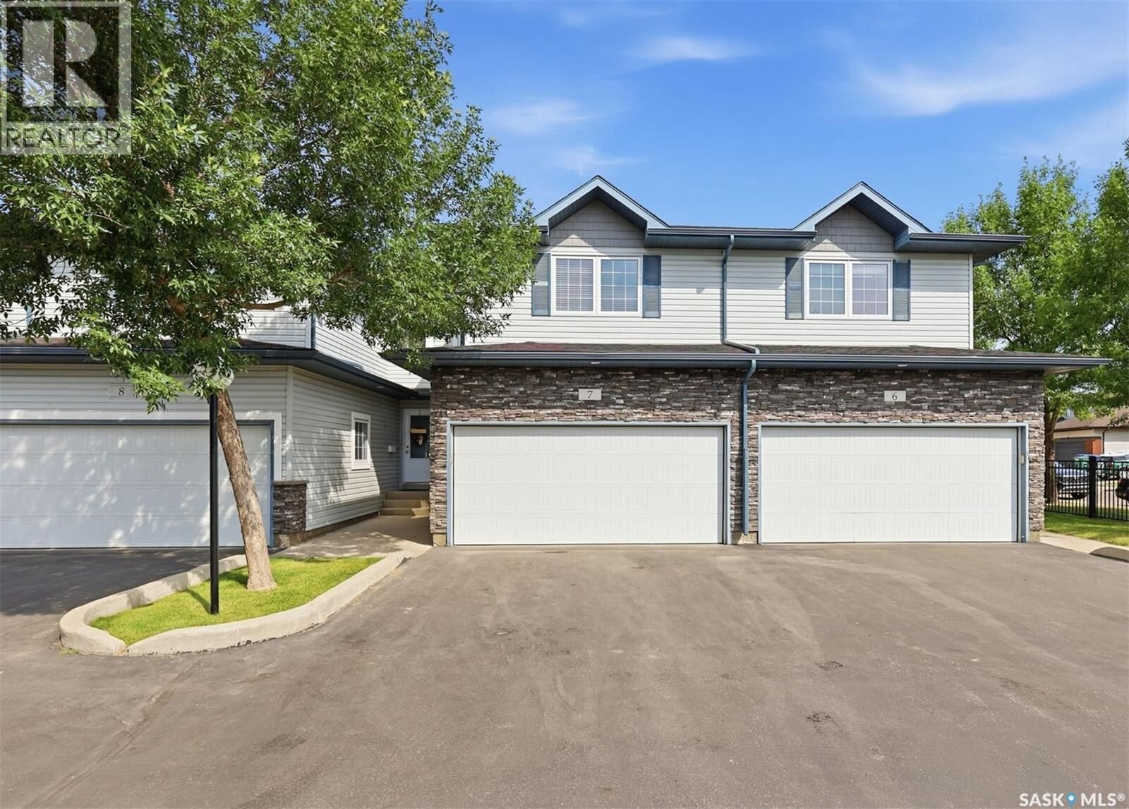 Property Photo: 7 110 Dulmage Crescent SK S7T 0C7