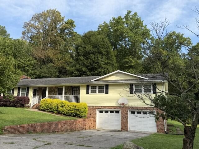 Property Photo: 1902 Mountain Brook Drive GA 30720
