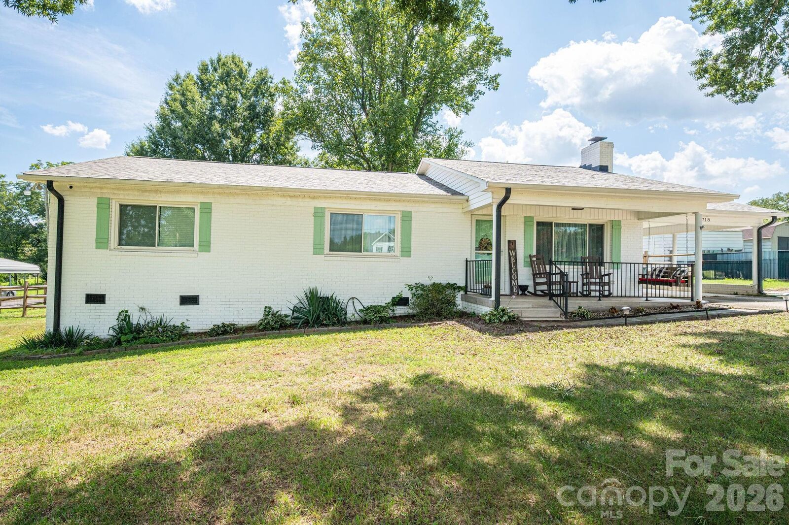 Property Photo: 1718 Woolie Road NC 28092