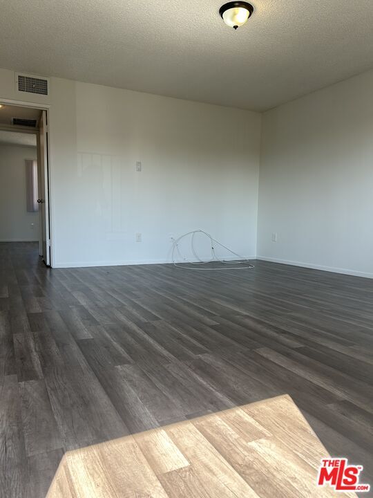 Property Photo:  701 E Raleigh St, Unit 4  CA 91205 