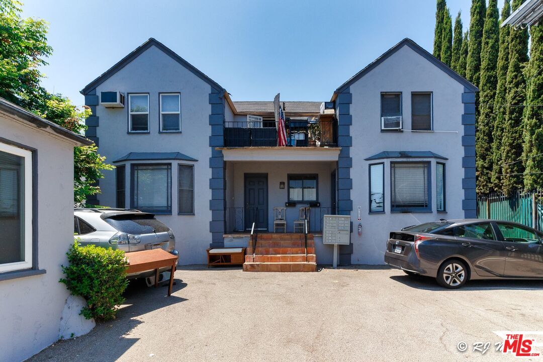 Property Photo:  11472 Ventura, Unit E  CA 91604 